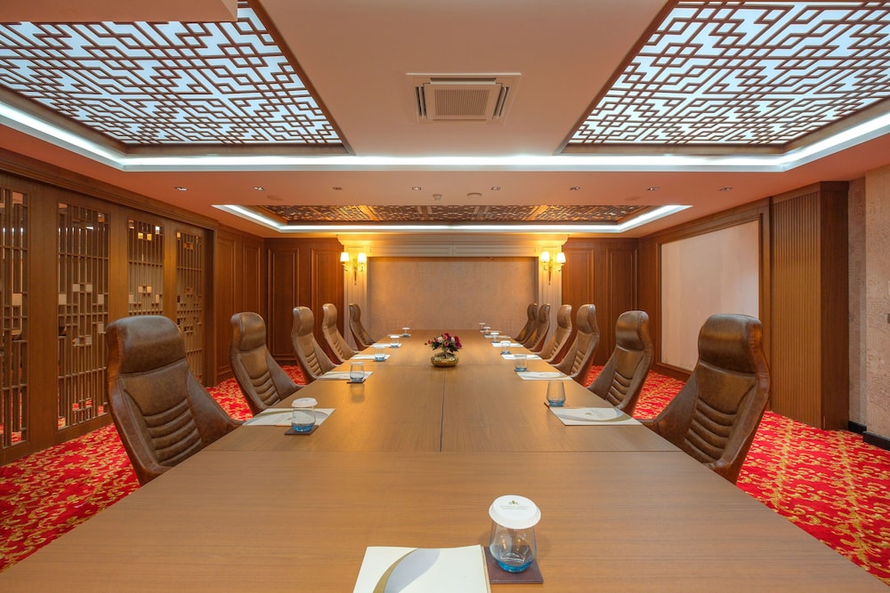 Elysium Deluxe Suites 39/50