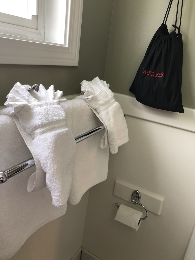 Seacoast Inn 26/36