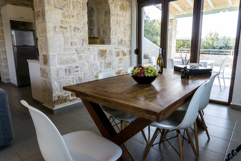 Villa Ikaros 30/50