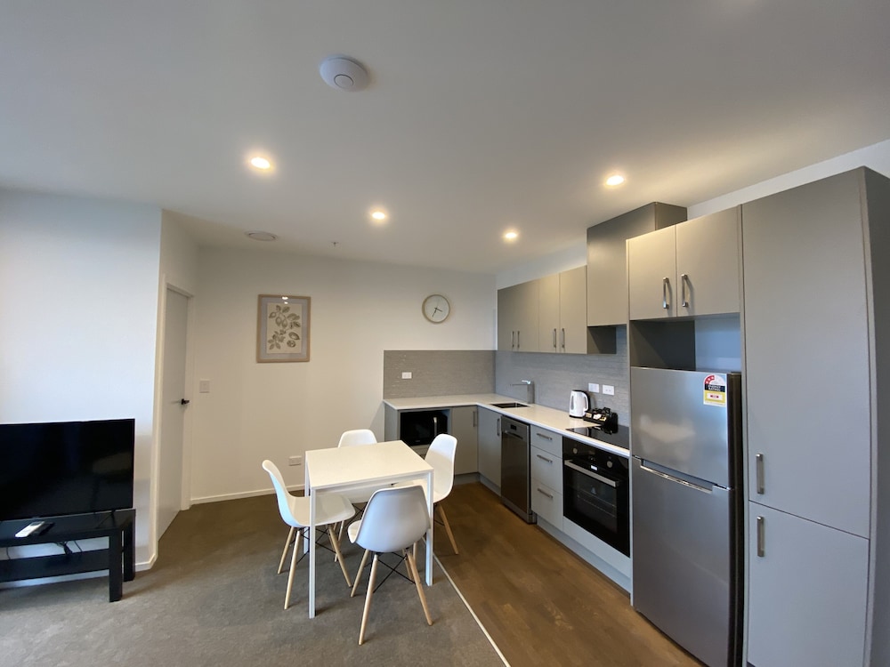 Ramada Suites By Wyndham Victoria Street West 42/57