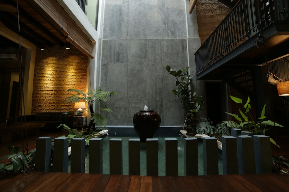 1825 Gallery Hotel 37/50