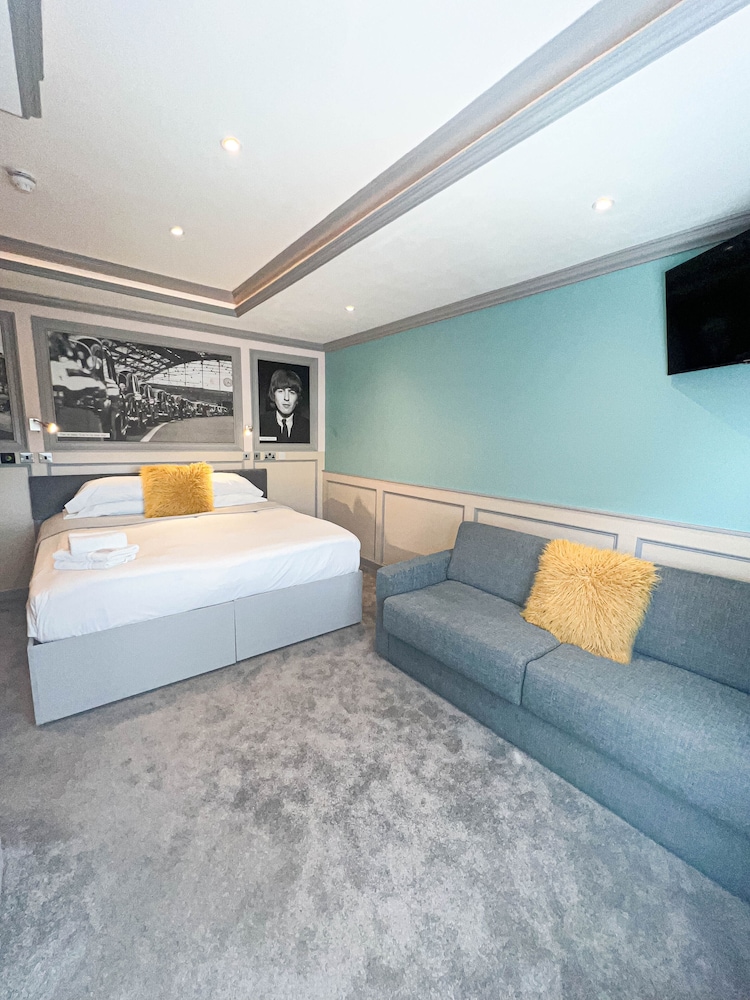 1 BEDROOM, DELUXE, DOUBLE OR TWIN BED
