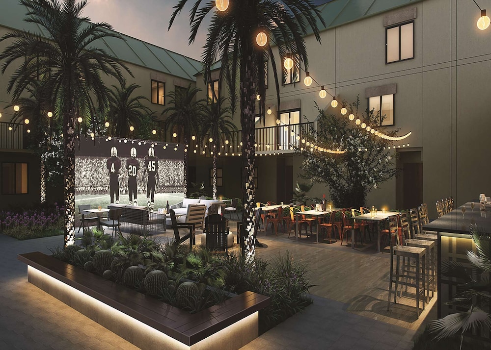 Doubletree By Hilton Gainesville 10/61