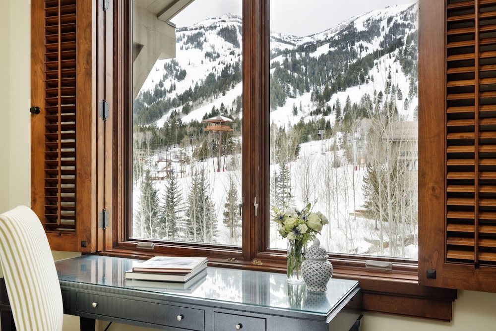 Four Seasons Resort and Residences Jackson Hole 20/80