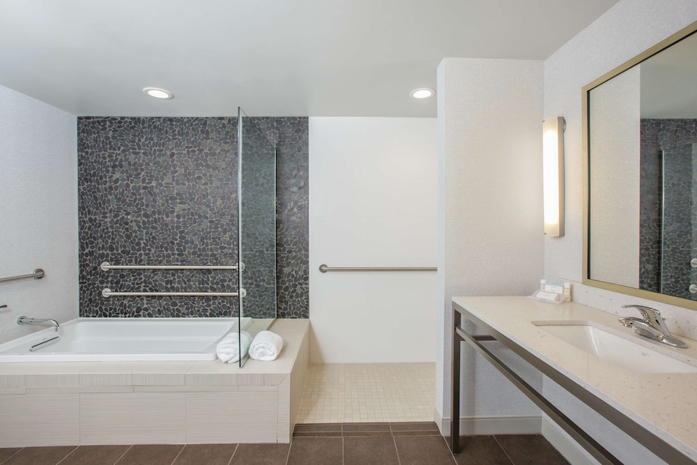 HILTON GARDEN INN OLYMPIA 9/49