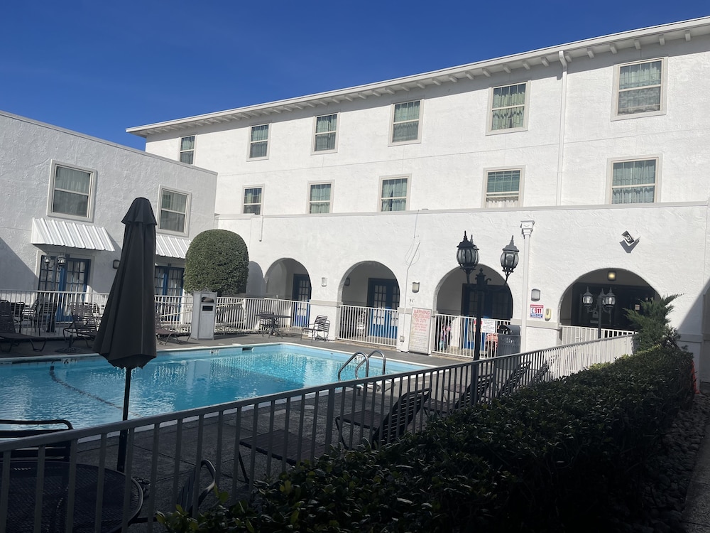 Studio6 Suites Dallas, TX - Downtown in DALLAS - TX