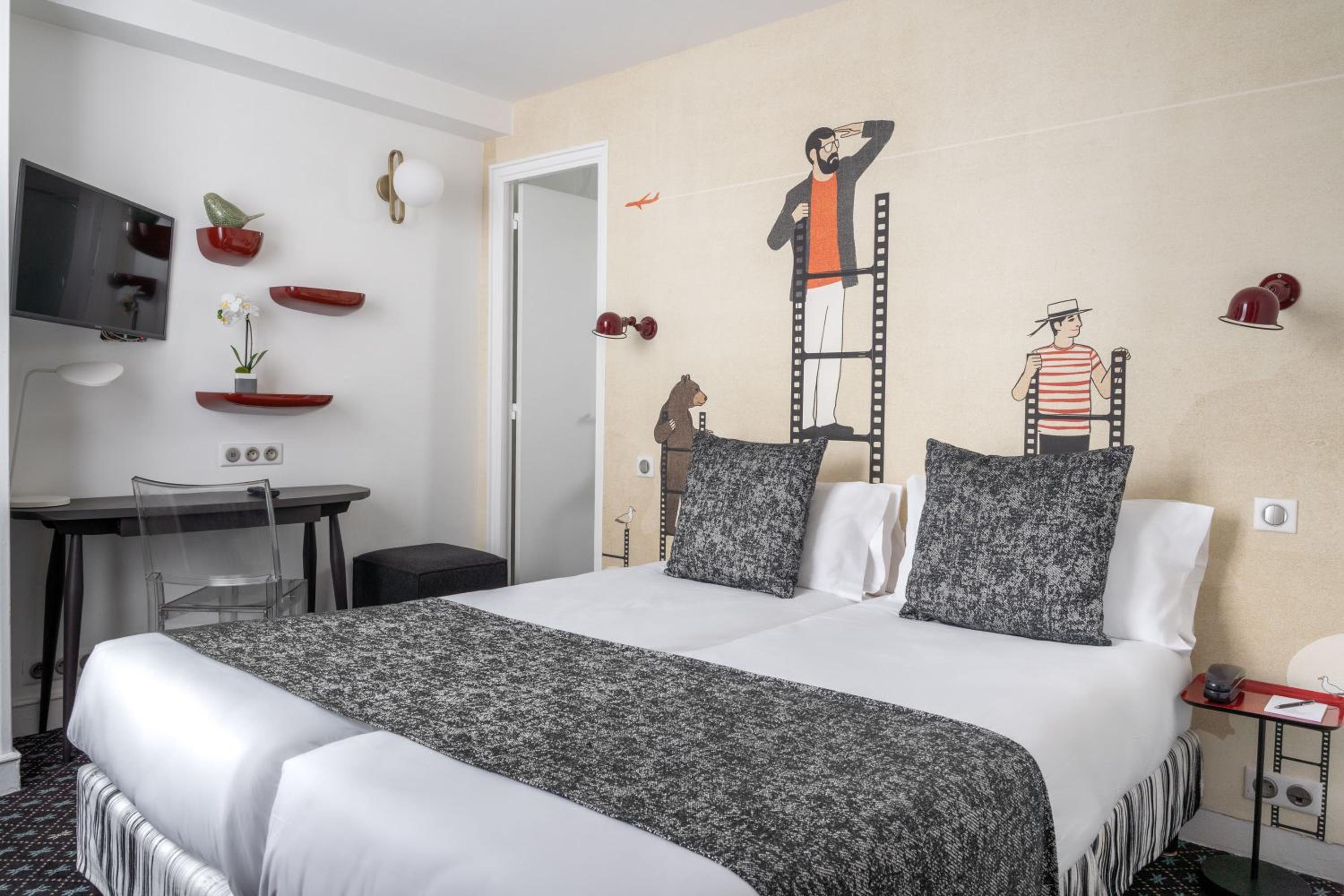 2 Bedrooms, Family, Double and Twin Beds