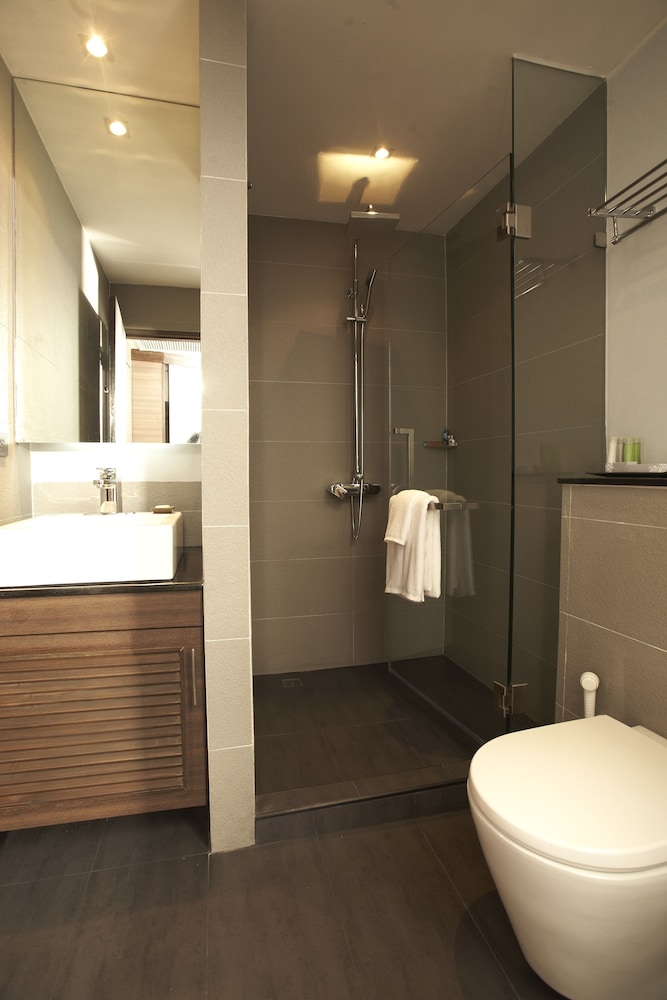 S Sukhumvit Suites Hotel 13/57