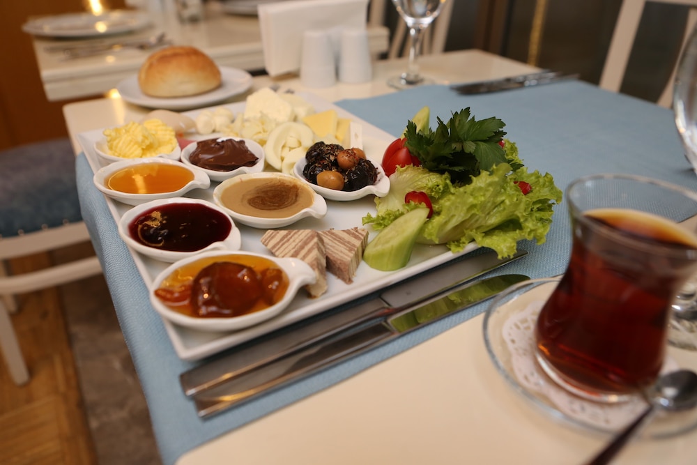 Grand Nora Hotel 33/49