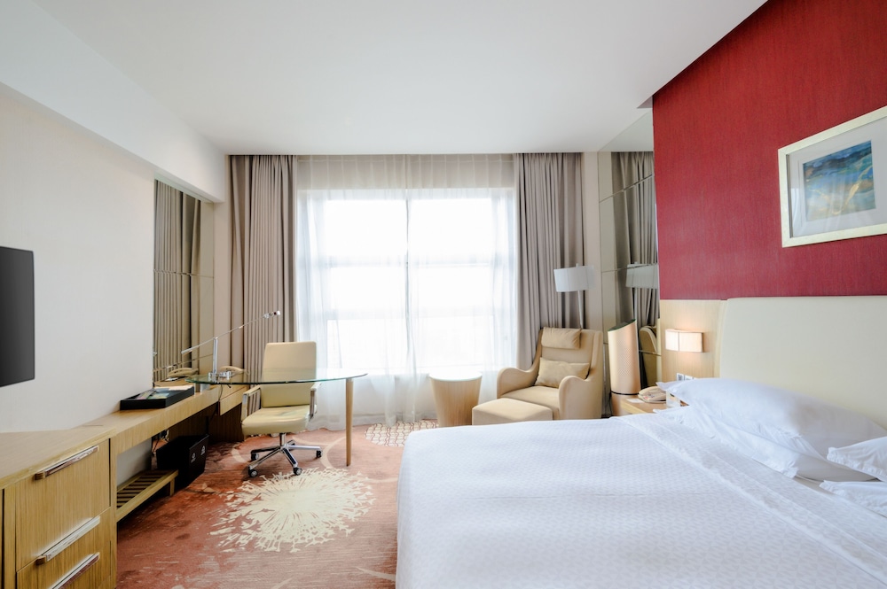 Executive, King Bed