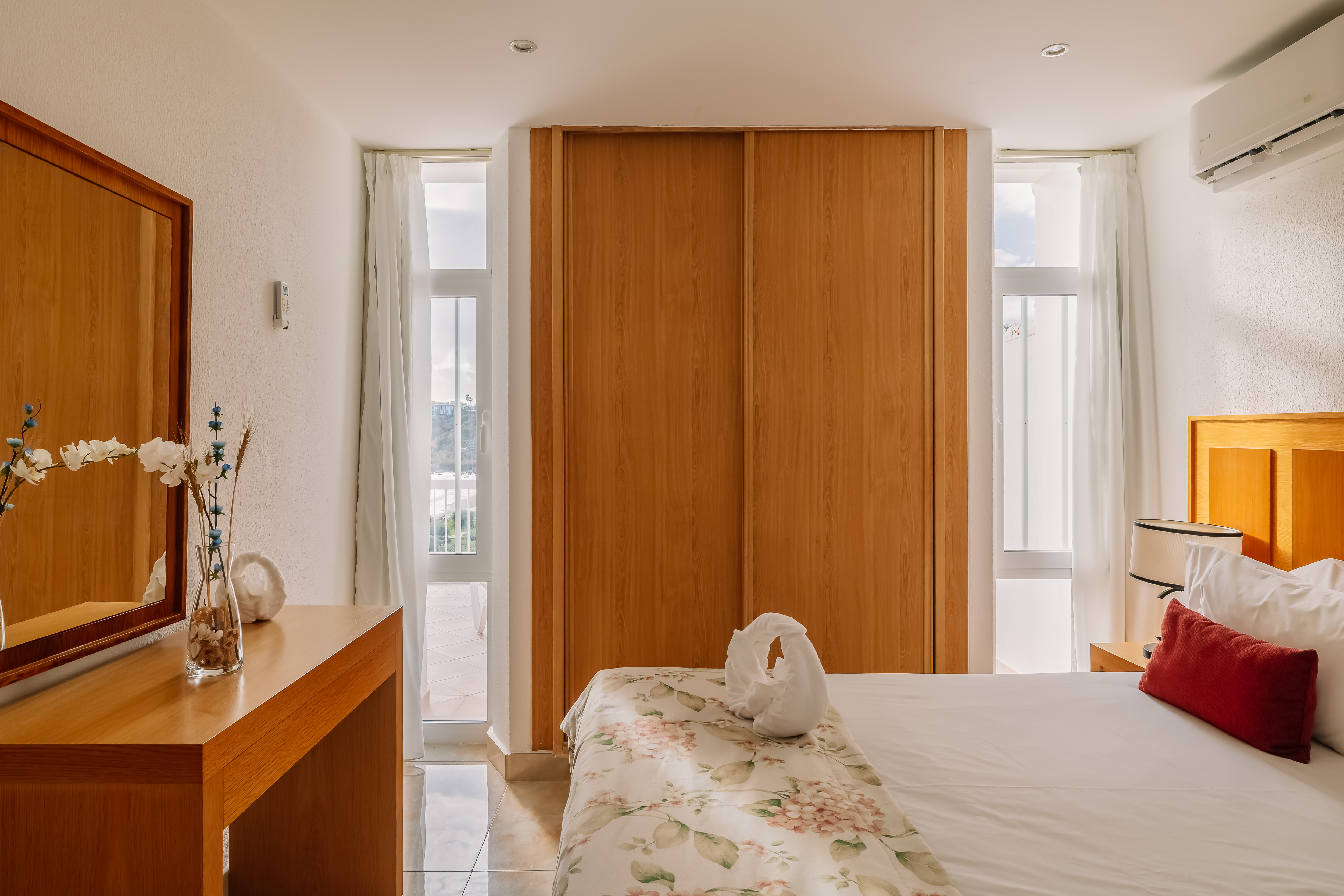 2 Bedrooms, Apartment