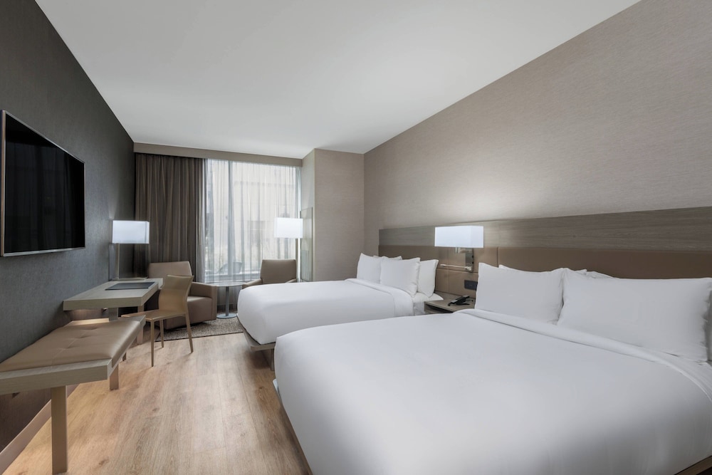 غرفة بسريرين كوين في طابق مرتفع لذوي الإعاقة
