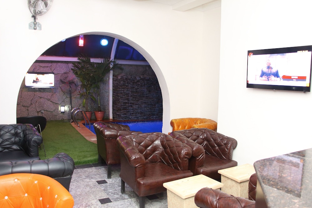 E-Suite Hotel 26/37