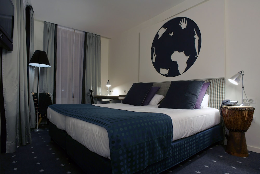 Hotel Du Triangle D Or 9/56