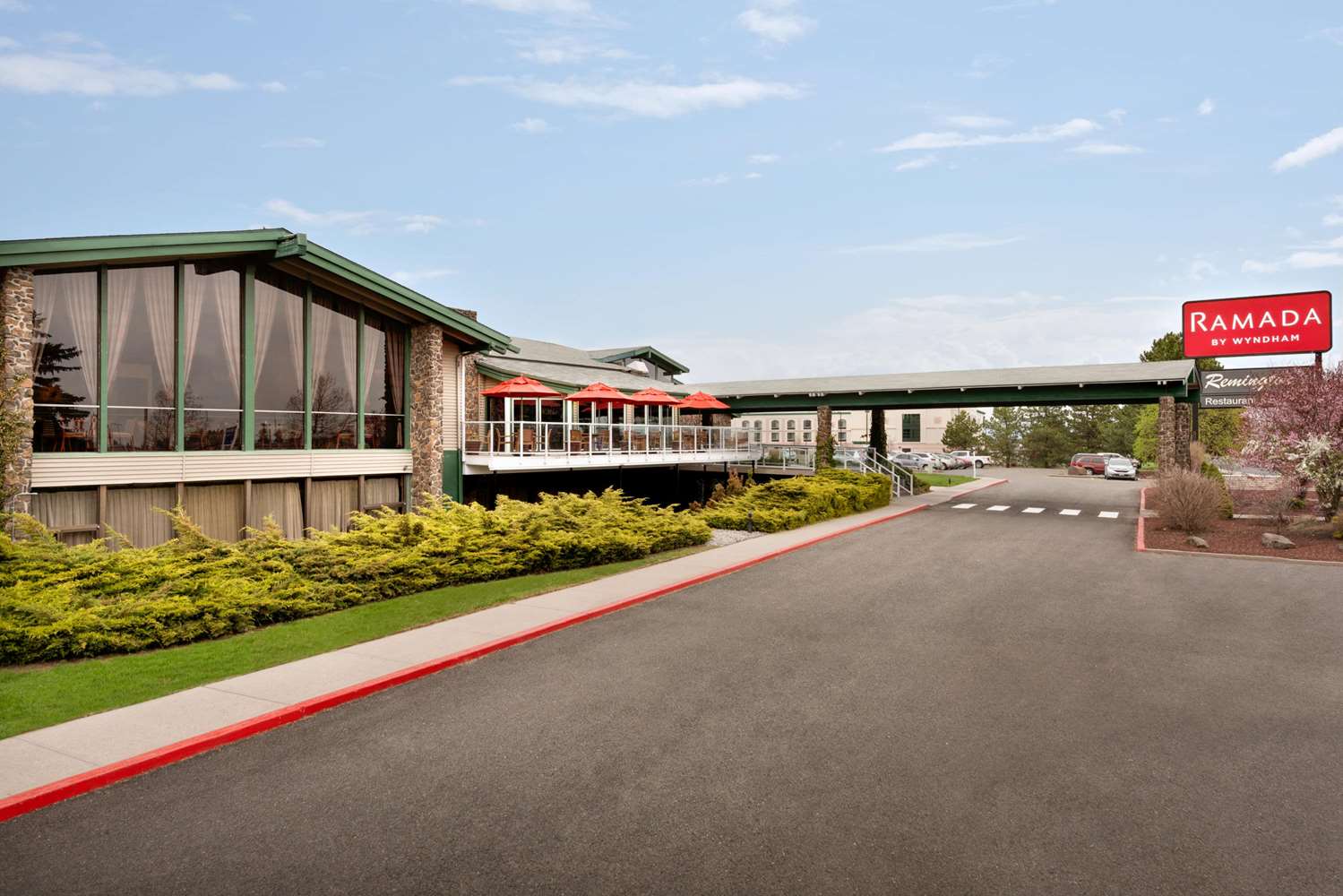 Ramada by Wyndham Spokane Airport 33/34