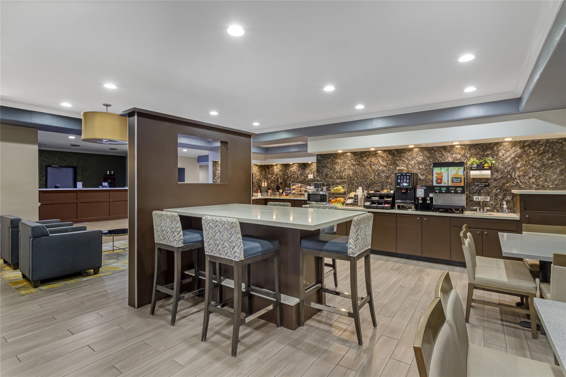 Best Western Plus North Houston Inn & Suites 13/21