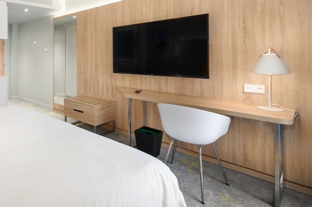 Courtyard by Marriott Paris Charles de Gaulle Central Airport 24/31