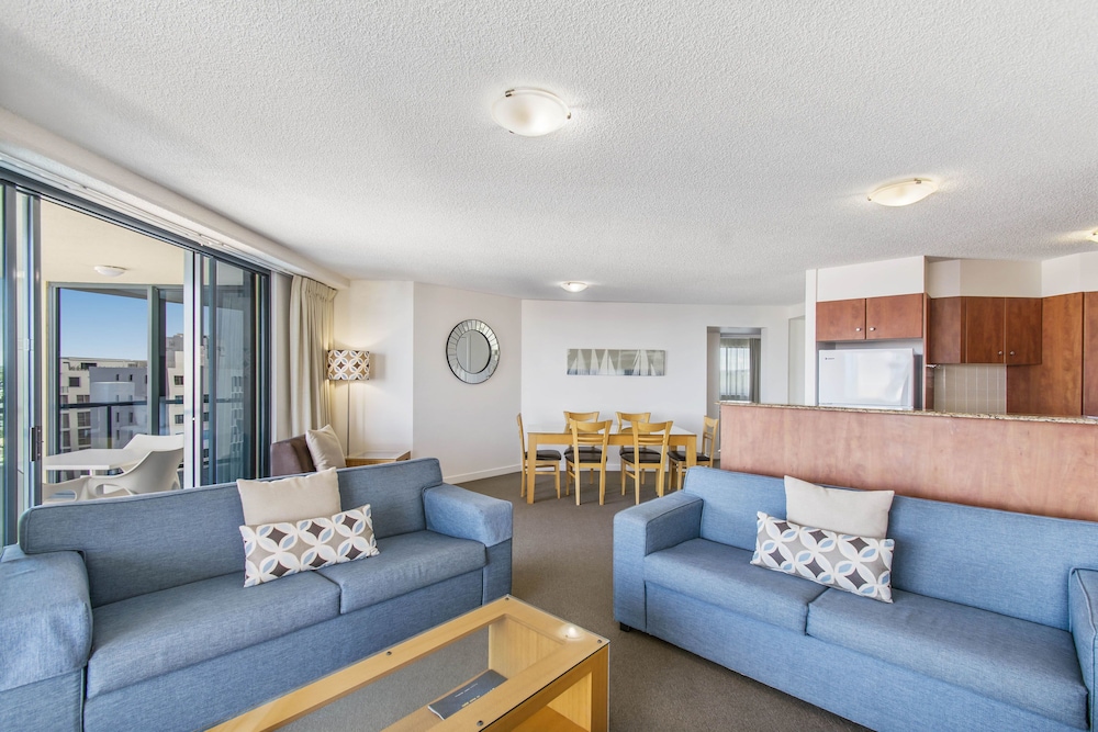 Mantra Mooloolaba Beach 36/72