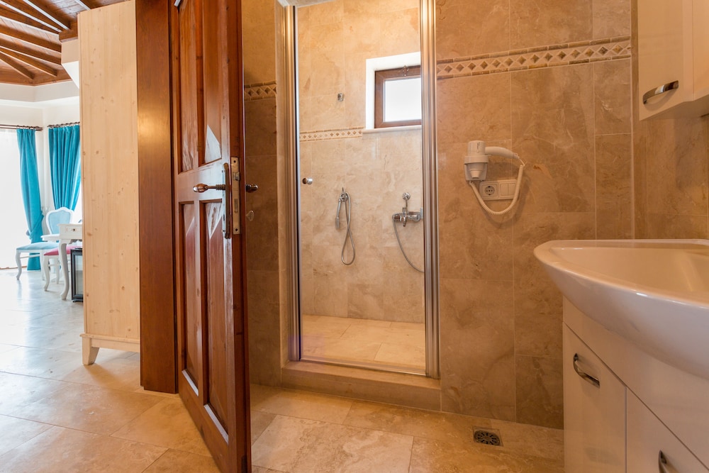 Hillcity Boutique Hotel 32/35