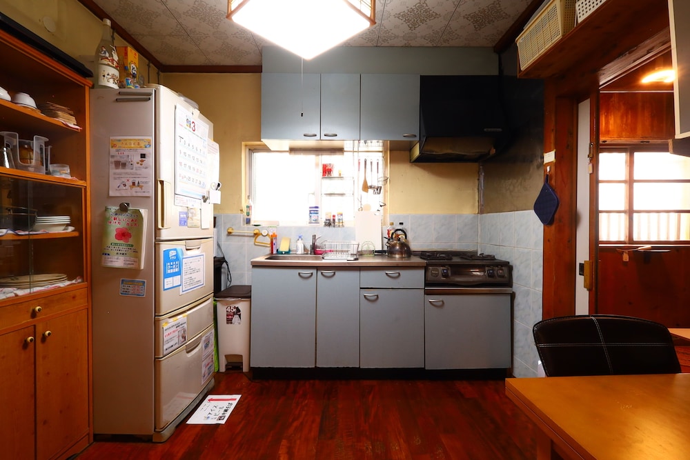 Goyah-So Guesthouse 12/72