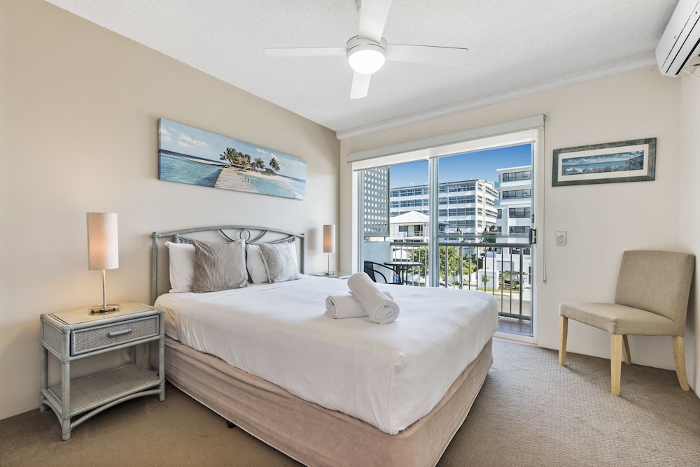 1 BEDROOM, APARTMENT, MARINA VIEW