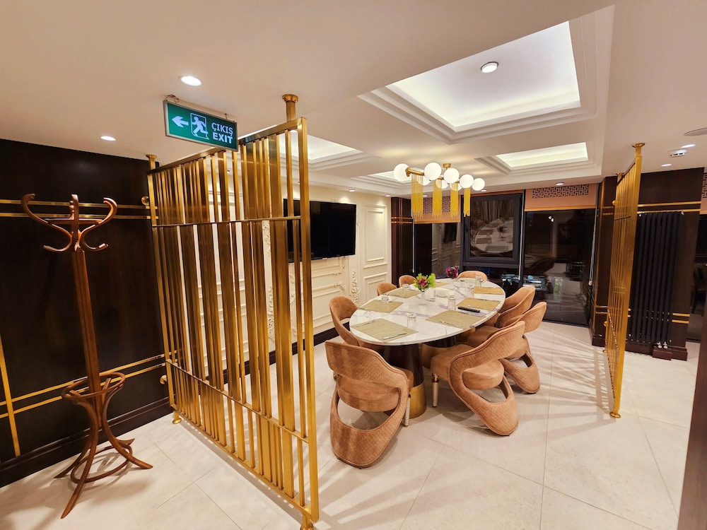 Asur Imperial Hotel 30/38