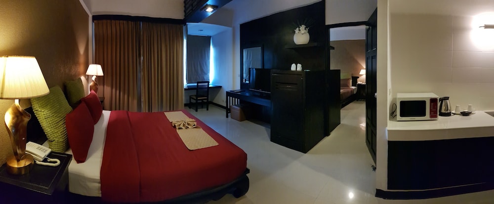 Siam Piman Hotel 46/72