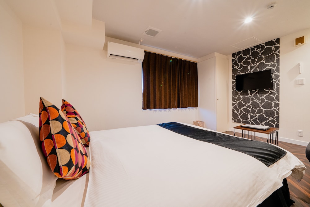 Pagoda Hotel (Ex. Cube Hotel) 24/64