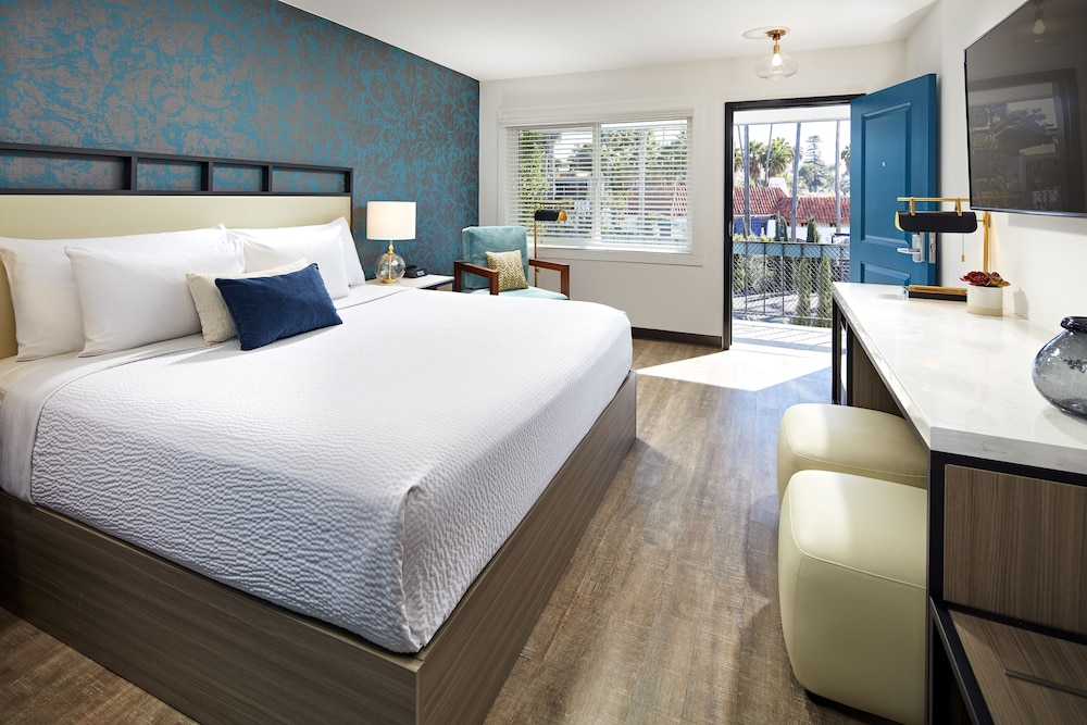 Renovated, Deluxe, King Bed