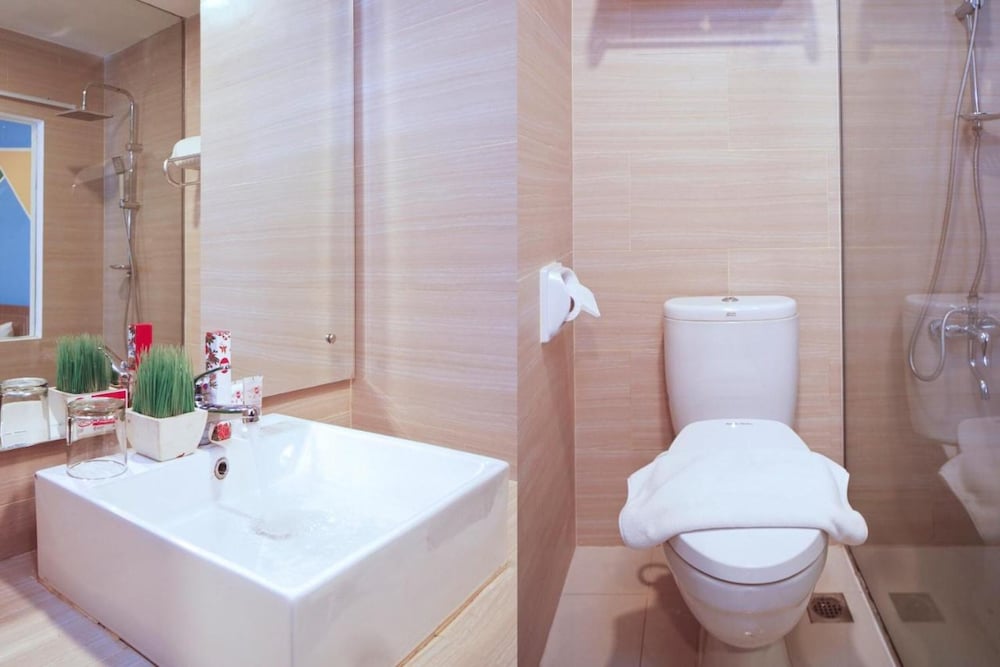 Collection O 166 Hotel Princess 32/33