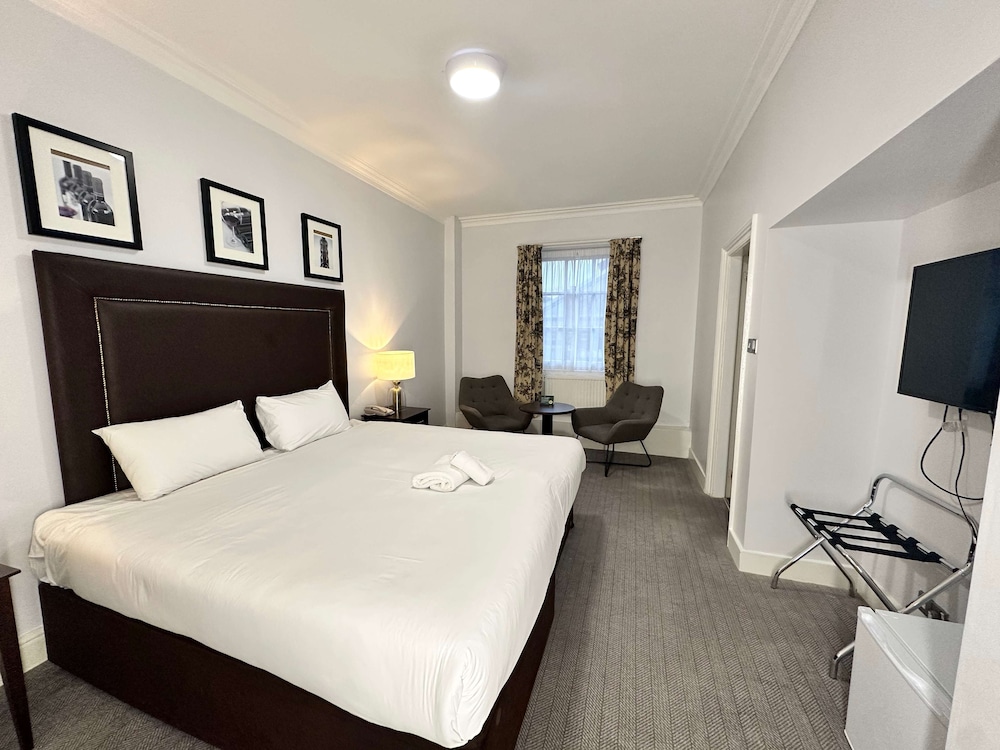 Executive, King Bed, Convertible Double Bed