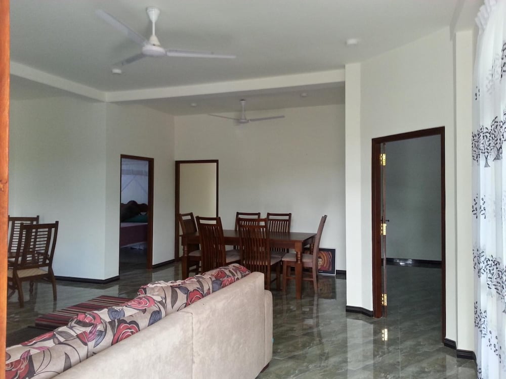 Coral Palm Villa And Apartment 30/50