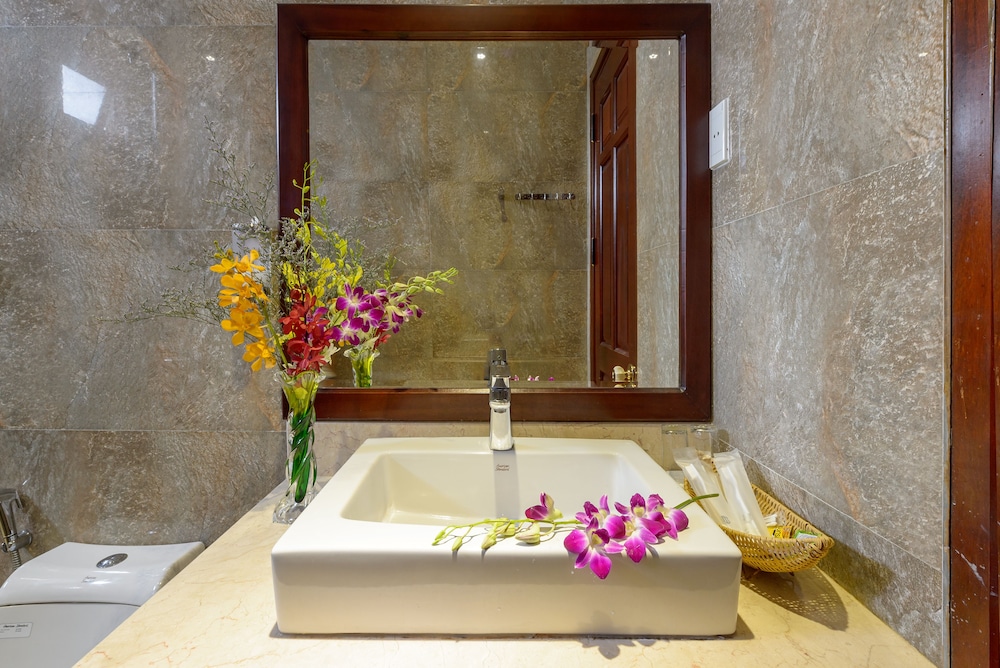 Iris Hotel Danang 40/41