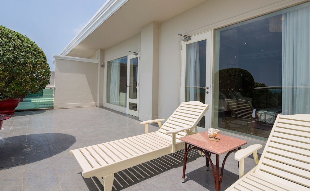 Sea Links Beach Hotel 18/47