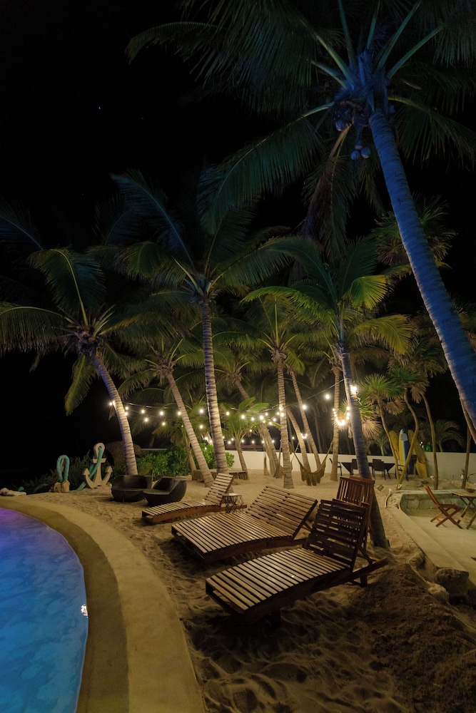 Angelina 28 Beachfront by Nah Hotels 45/53