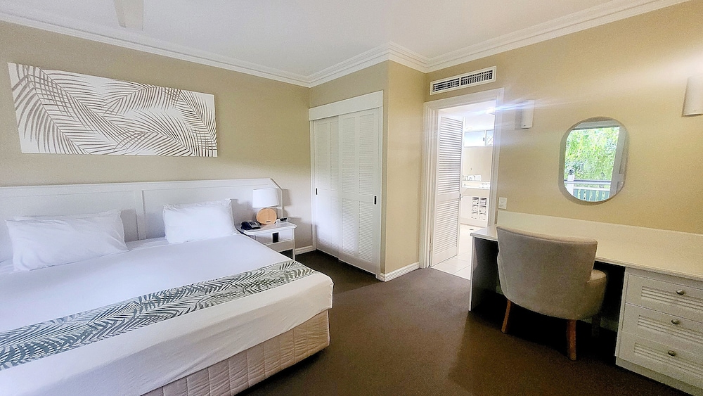 EXECUTIVE, STUDIO, SUITE