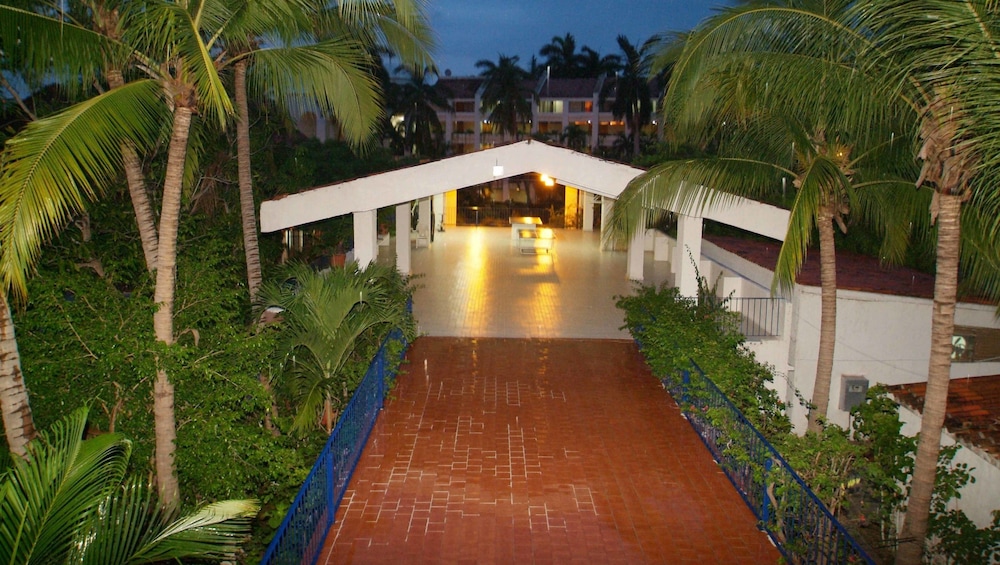 Villas Paraiso Hotel 28/32