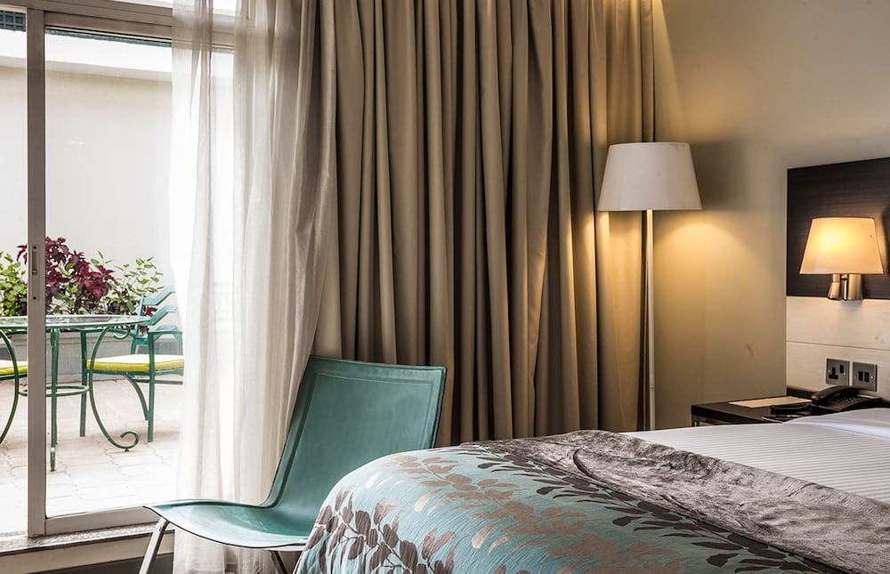 Eka Hotel 18/69