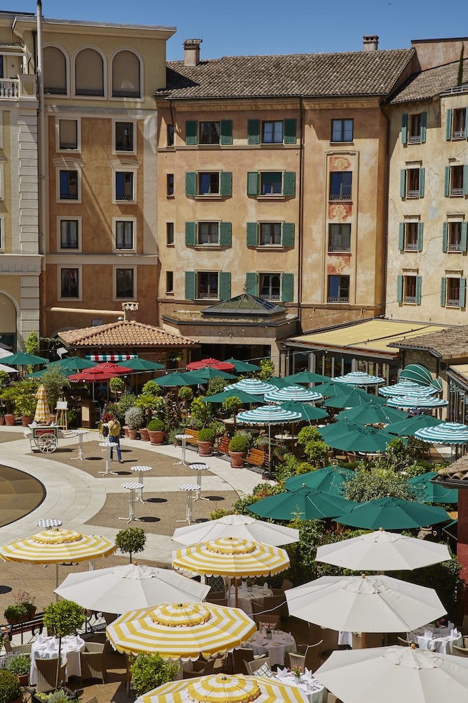 Europa-Park Freizeitpark & Erlebnis-Resort, Hotel Colosseo 5/68