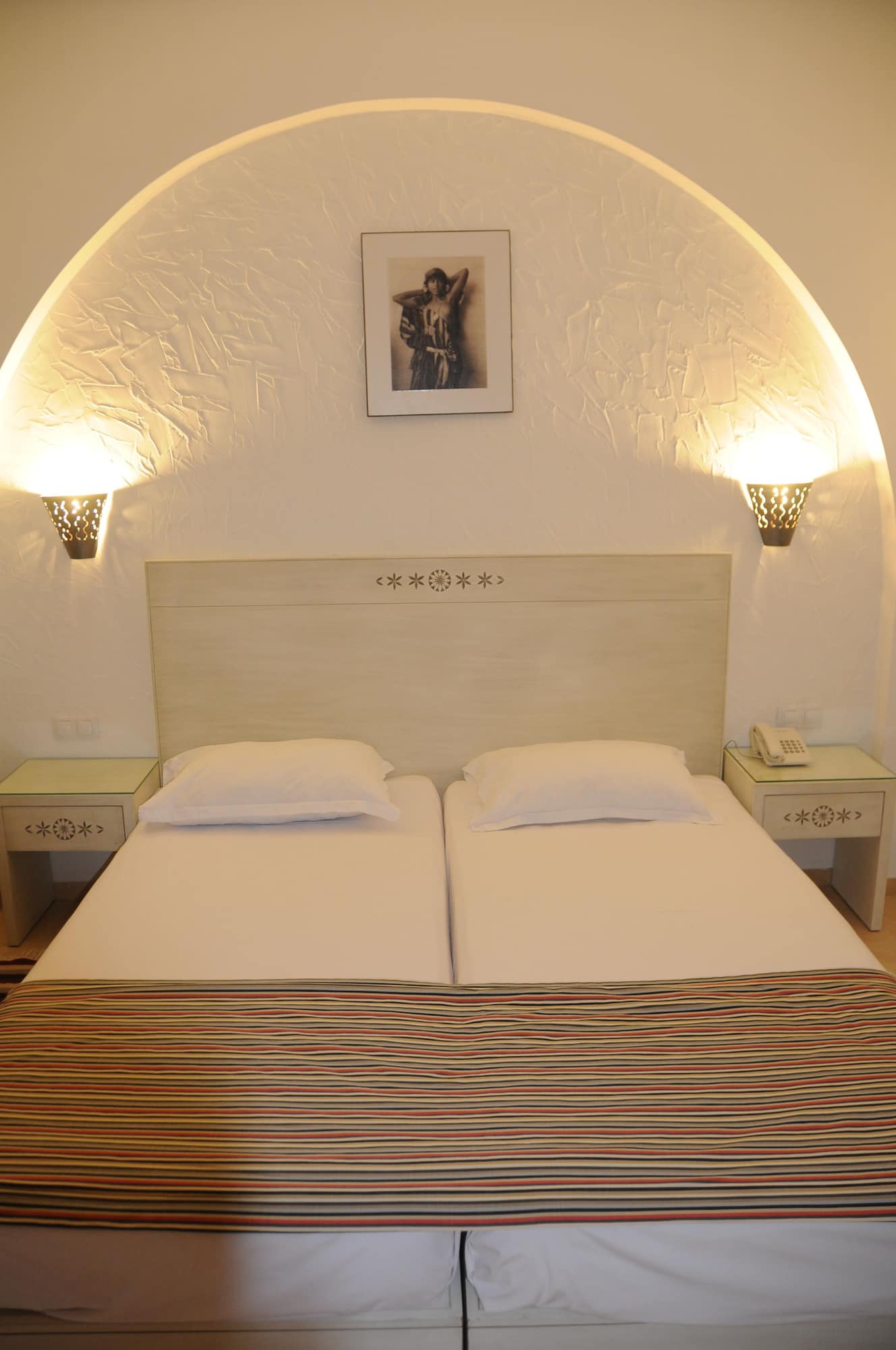 ROOM, QUADRUPLE