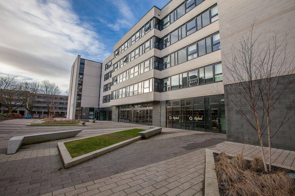 Willow Court University of Stirling 16/24