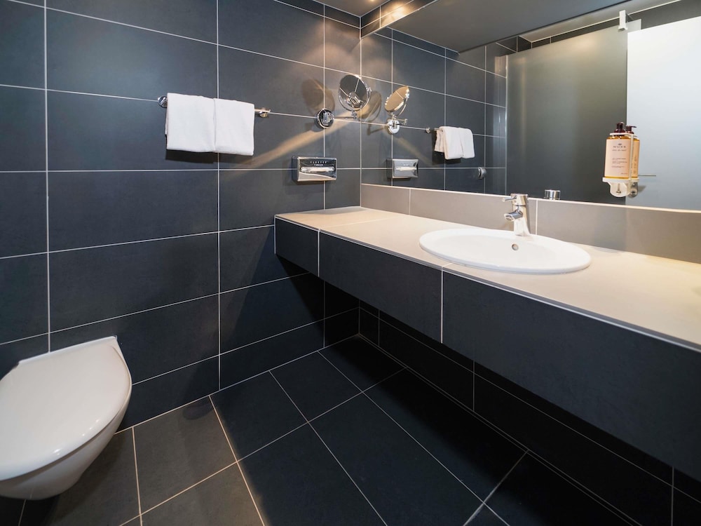 Mercure Bordeaux Lac Hotel 76/77