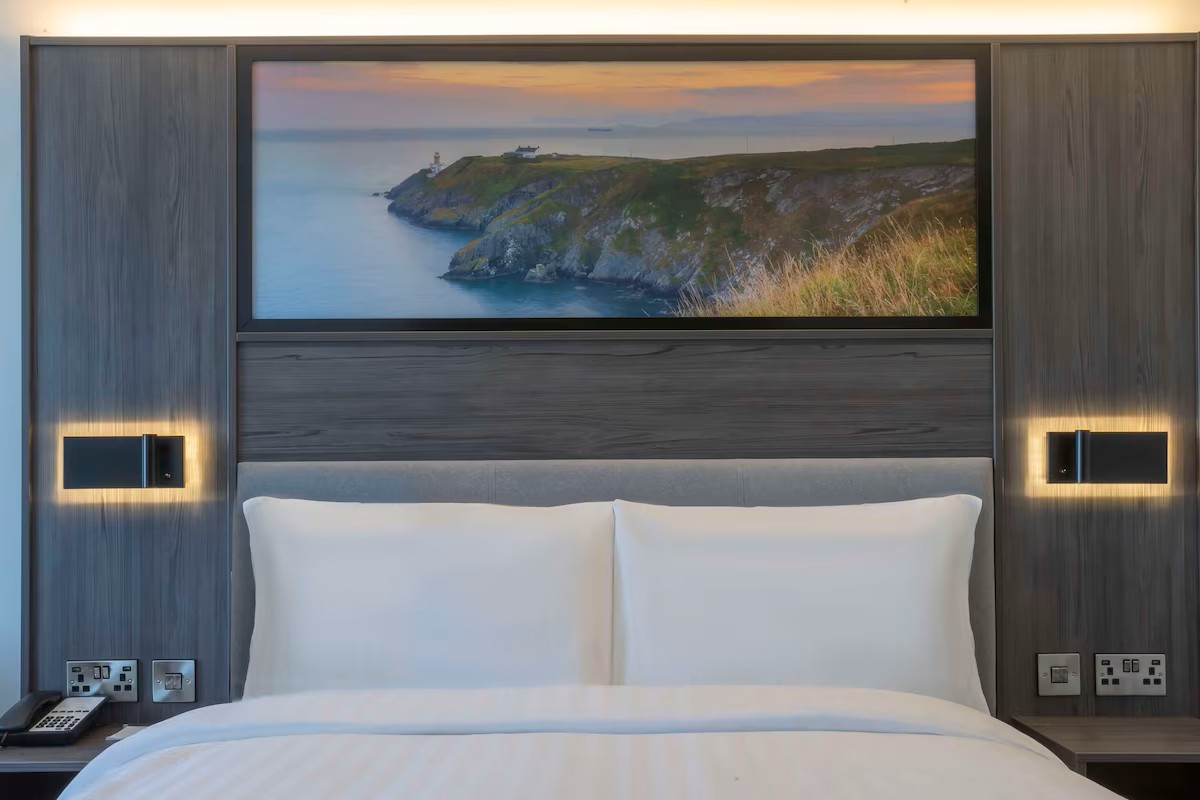 Executive, Queen Bed