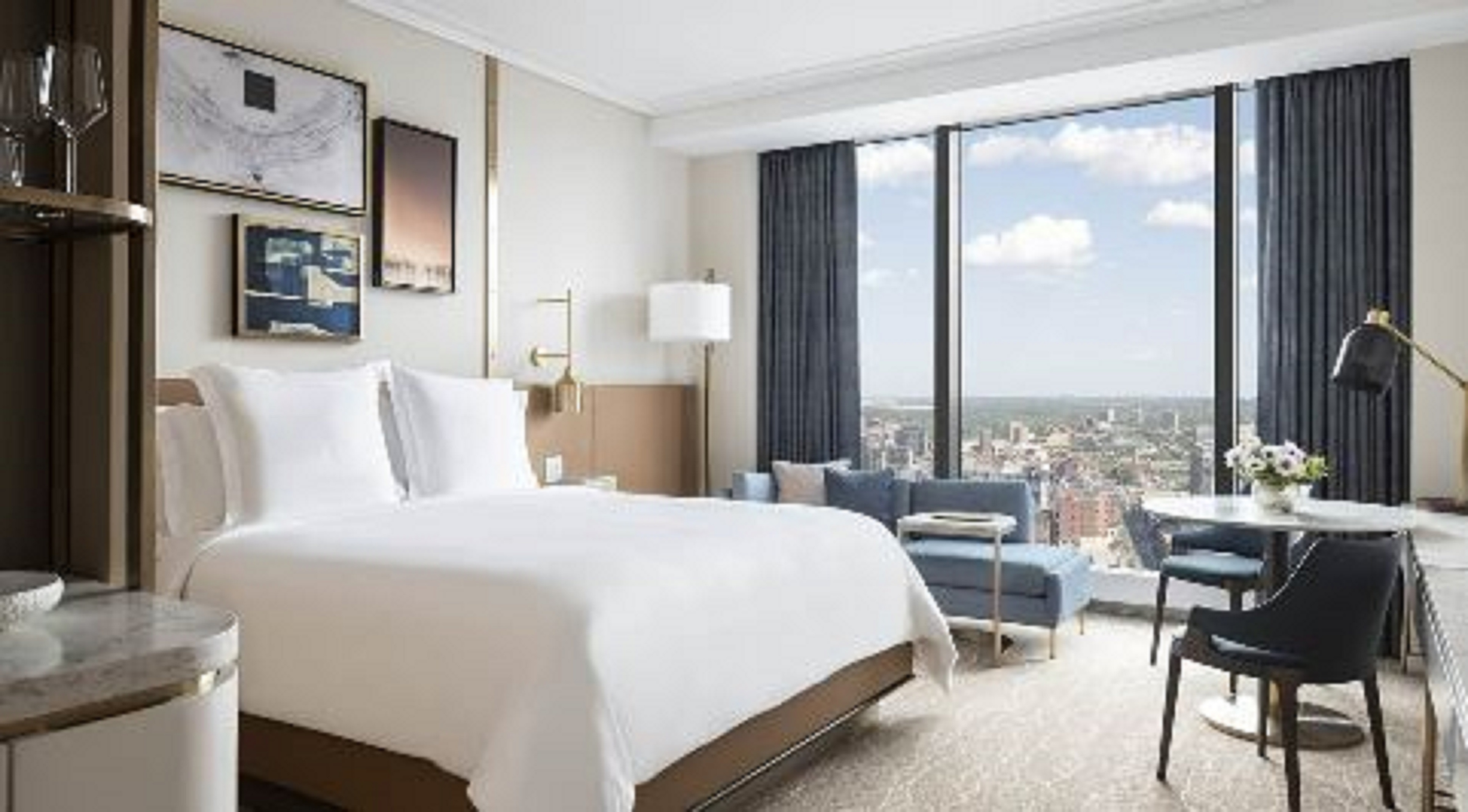 Superior, King Bed, Skyline View, Accessible