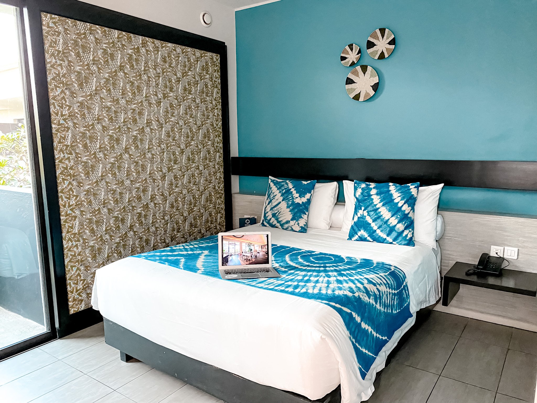 Standard, Queen Bed
