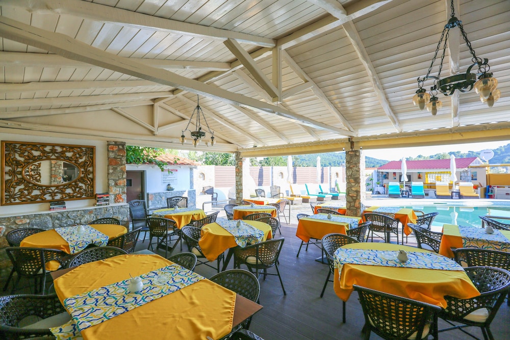 SKIATHOS ISLAND SUITES 37/50