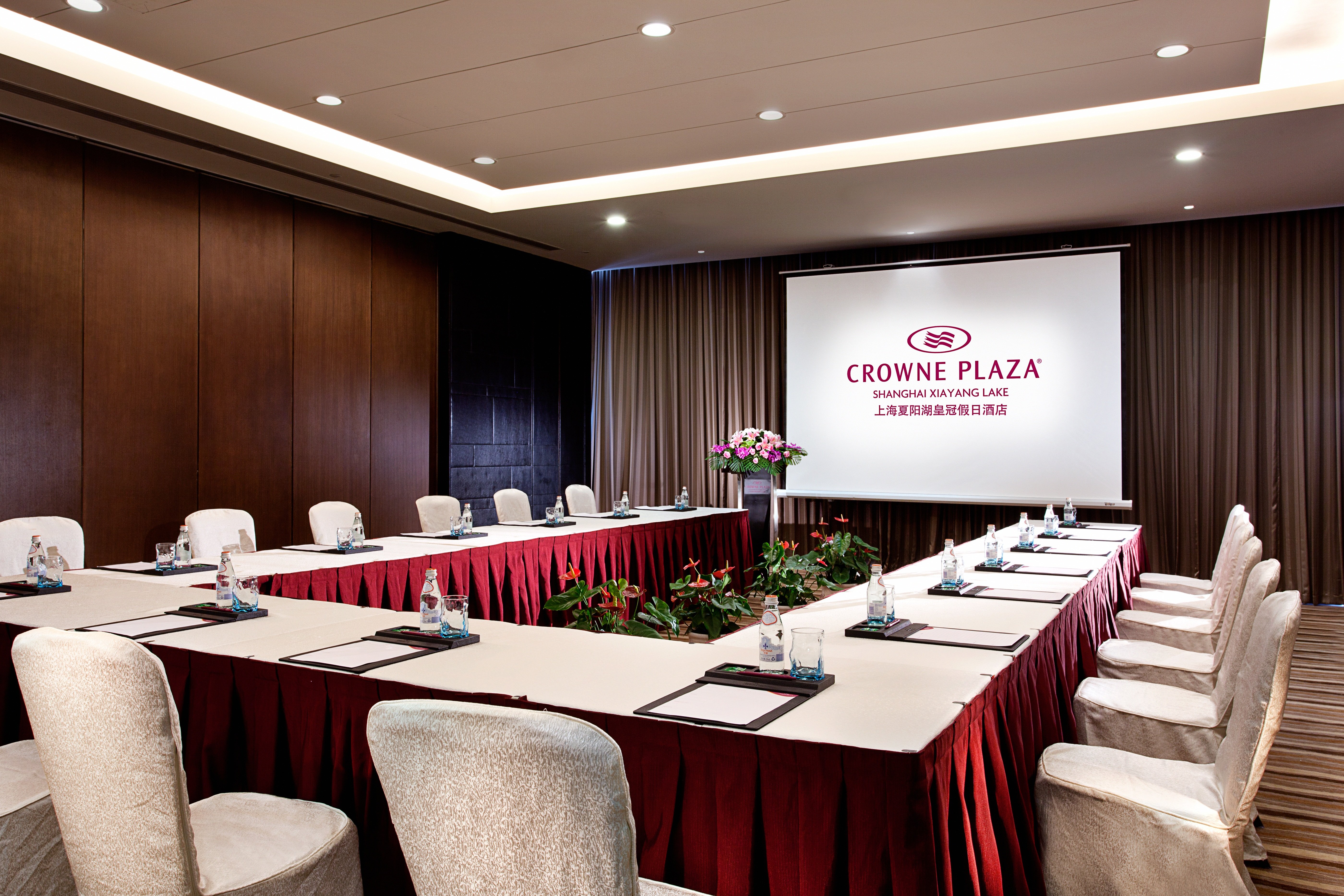 Crowne Plaza Shanghai Xiayang Lake 38/50