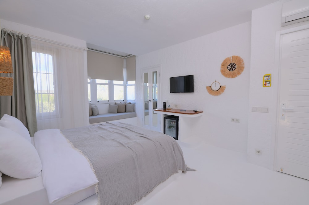 Peremere Alacati Hotel 15/50