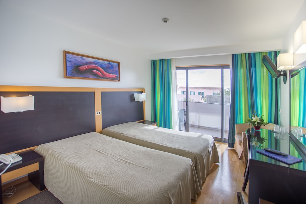 Antillia Hotel 51/127