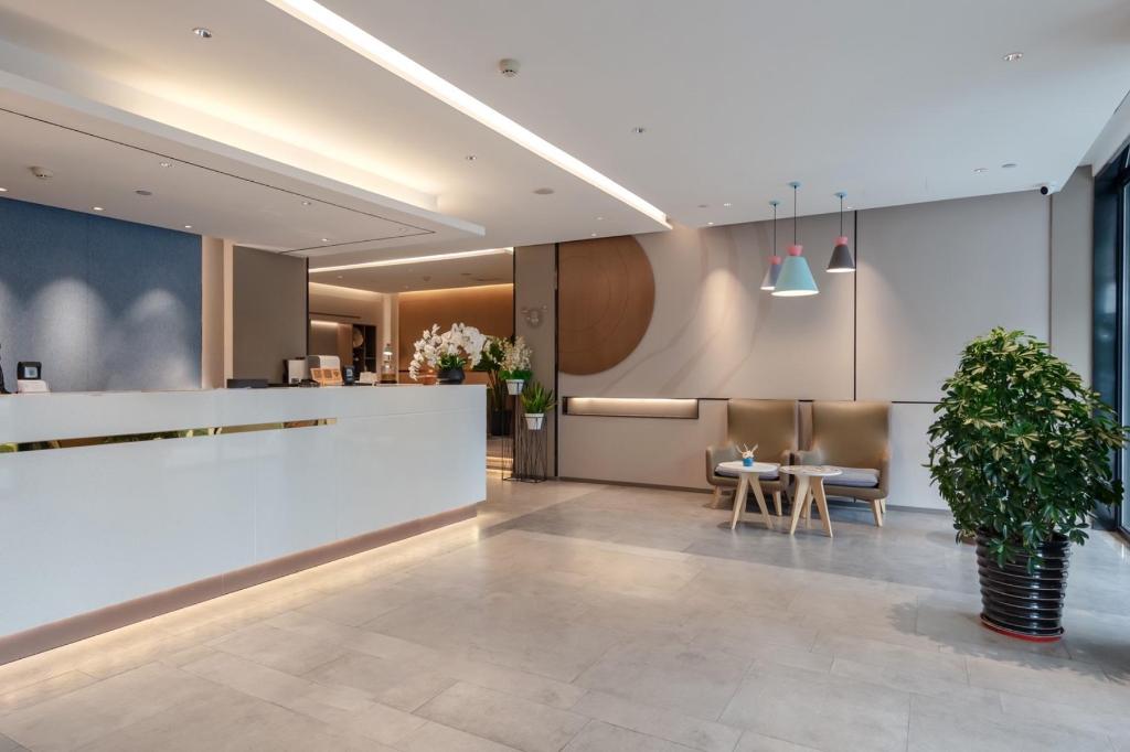 Home Inn Neo (Yangzhou Dongguan Street, He Garden) 3/40